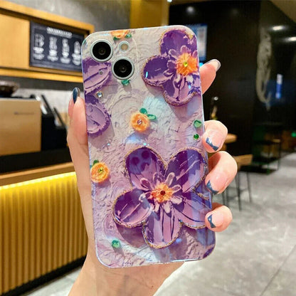 Blooming Beauty: Protective Phone Case With Daisy Design.